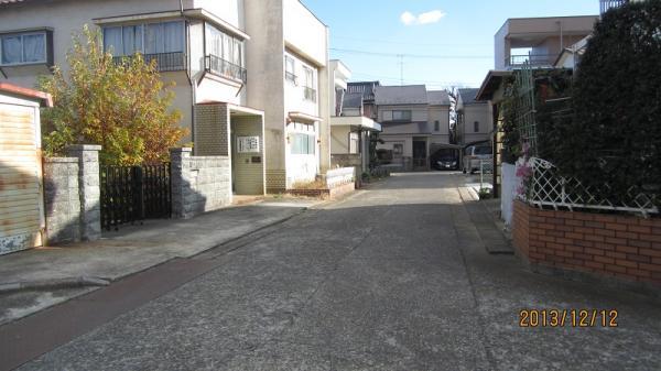 Local photos, including front road. It is a quiet residential area