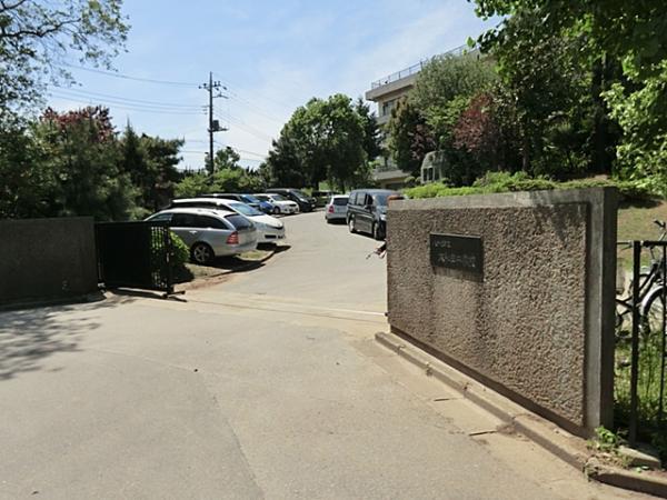 Junior high school. Owada 600m popular junior high school until junior high school. Club activities is also actively