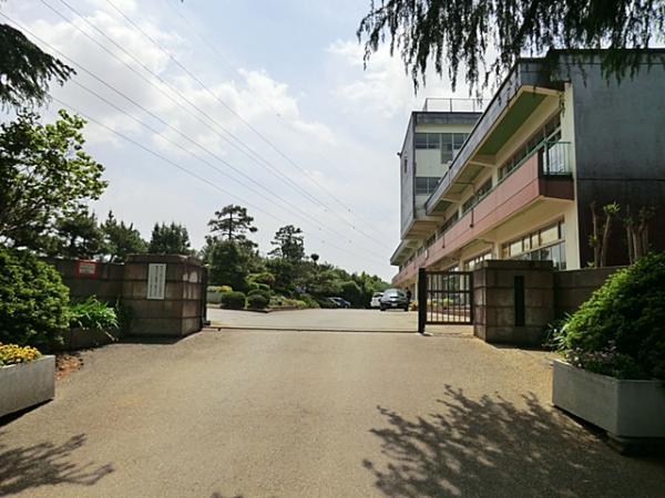 Junior high school. Katsutadai 700m until junior high school