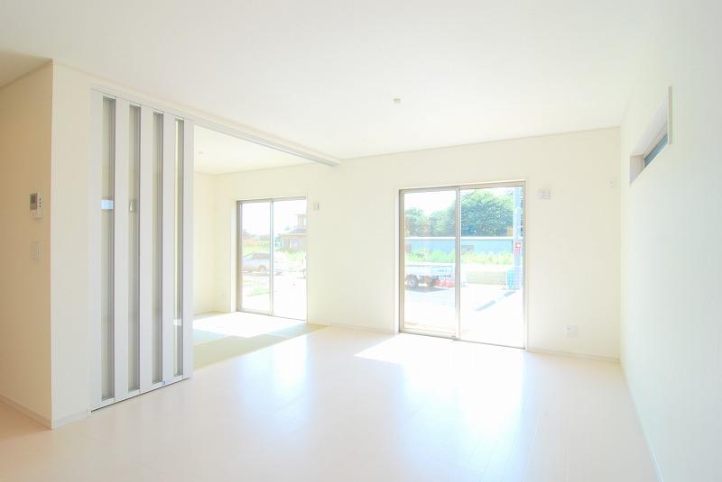 Building plan example (Perth ・ Introspection). Bright living room