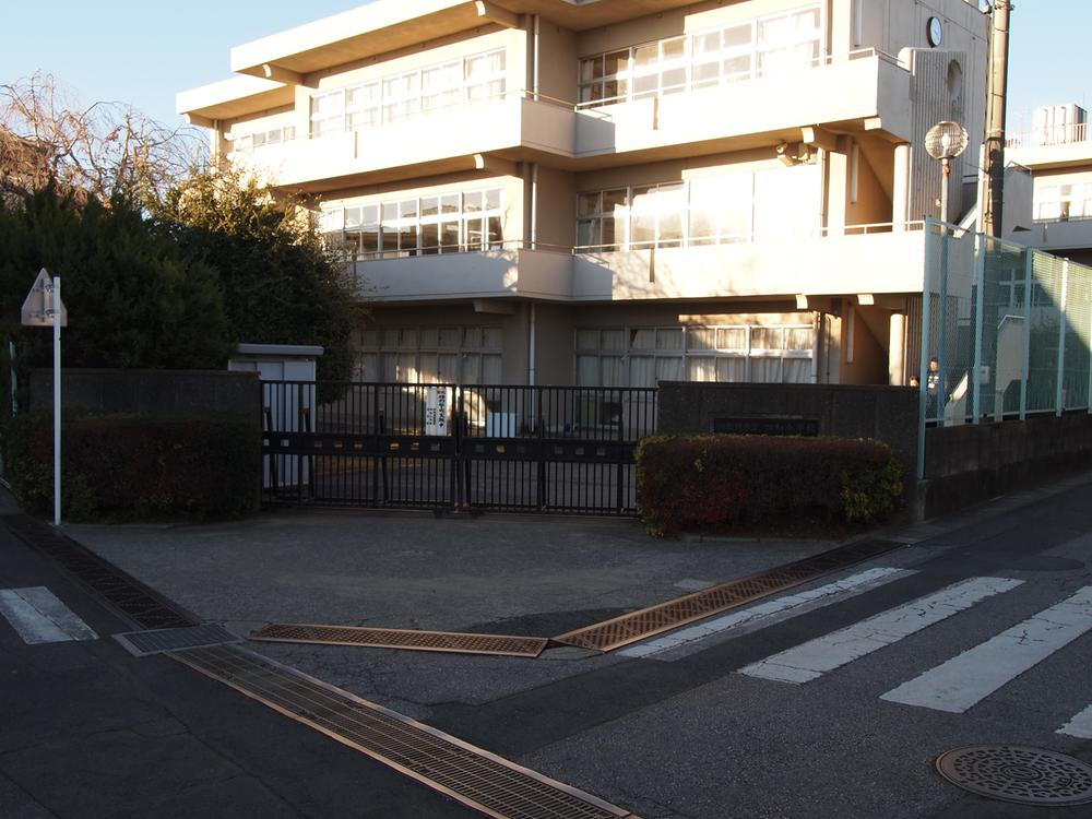 Primary school. Yotsukaidou 647m up to municipal four sum Elementary School