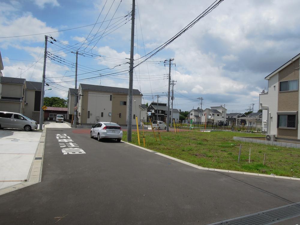 Local photos, including front road. Local (July 2013) Shooting