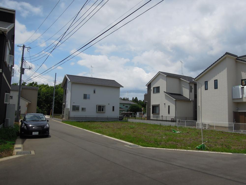 Local photos, including front road. Local (July 2013) Shooting