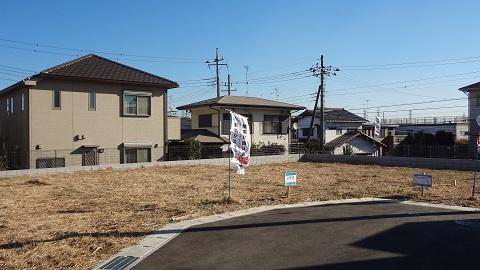 Local photos, including front road. Local (12 May 2013) Shooting