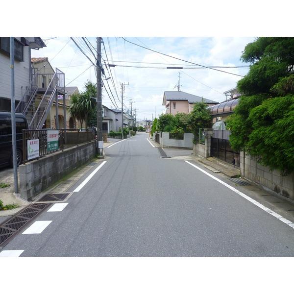 Local photos, including front road. South about 6.0m on public roads