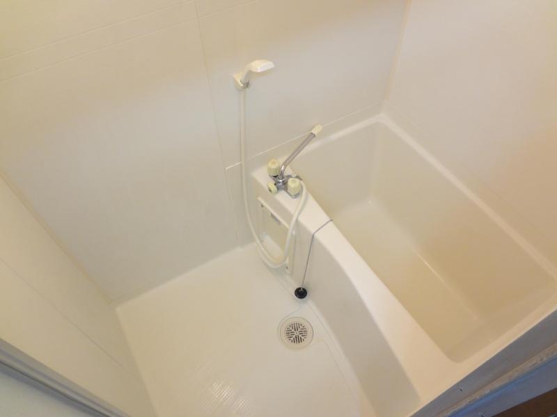 Bath. Regent ・ Tamai 1DK bathroom shower