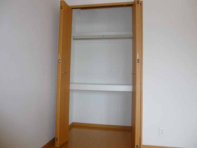 Receipt. Western-style 5.7 Pledge closet