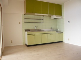 Kitchen. LDK10 Pledge ・ Western-style 7.5 Pledge ・ Western-style 6 Pledge ・ Japanese-style room 6 quires