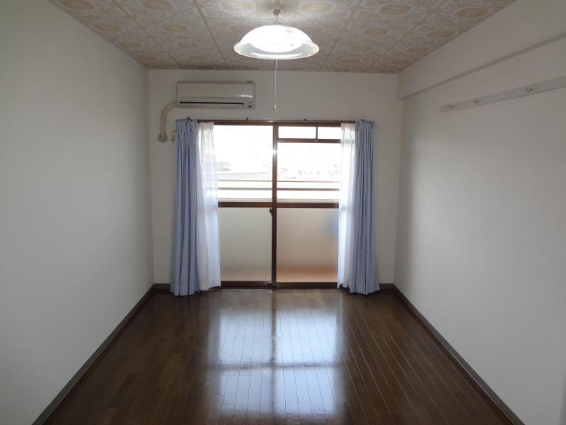 Living and room. Regent ・ Tobe 1K With lighting equipment