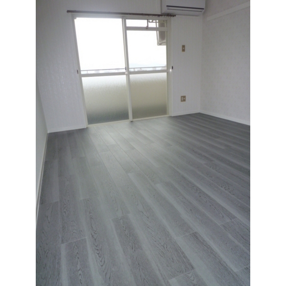 Living and room. Room 1