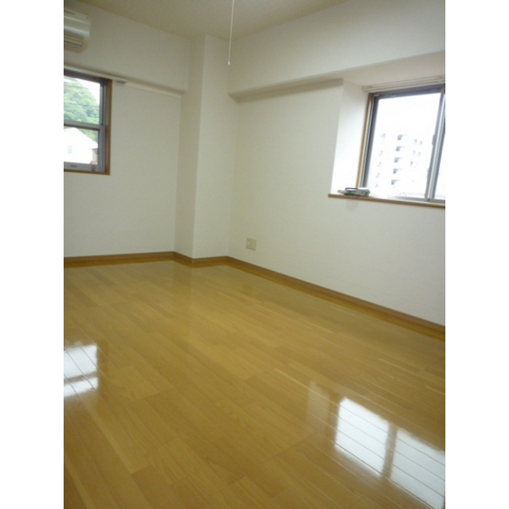 Living and room. Room 1