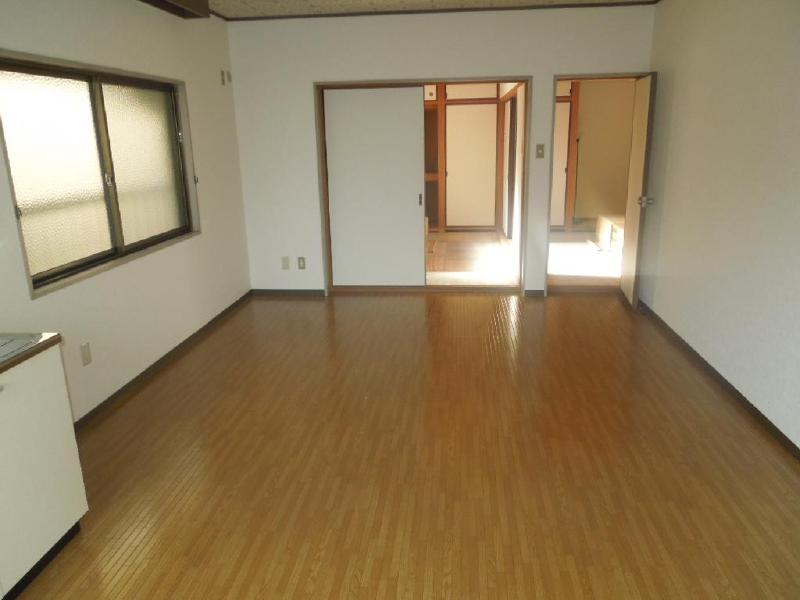 Living and room. Kitakume cho Kondo Mansion living