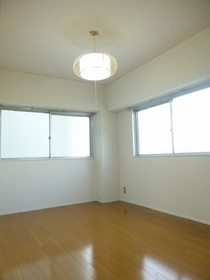 Living and room. Western-style 6 Pledge