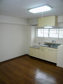 Kitchen. Two-burner stove installation Allowed