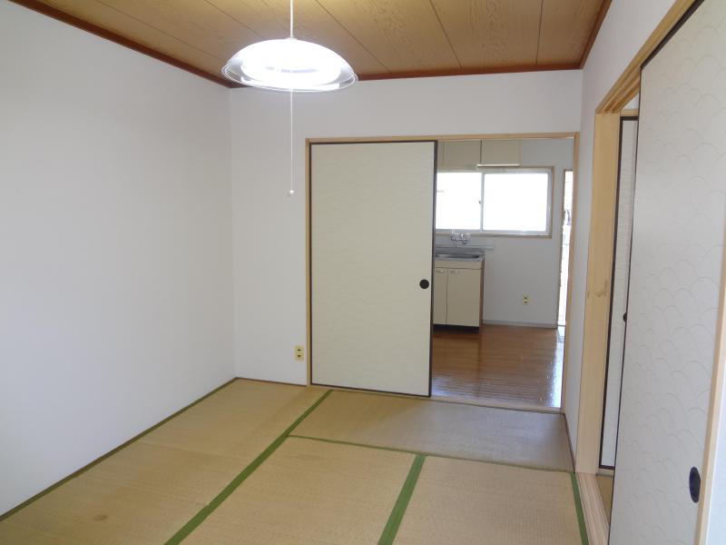 Living and room. Nishiishii 6-chome 2DK Japanese-style room