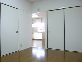 Living and room. Western-style 6 Pledge