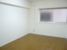 Living and room. Western-style 6 Pledge