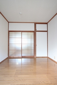 Living and room. Western-style 6 Pledge There flooring storage