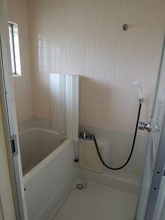 Bath. Bright bathroom there is a window!