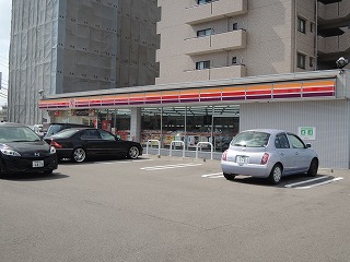 Convenience store. 1200m to Circle K (convenience store)