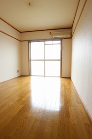 Living and room. Western-style 6 Pledge