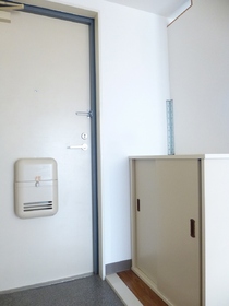 Entrance. Yes shoe box