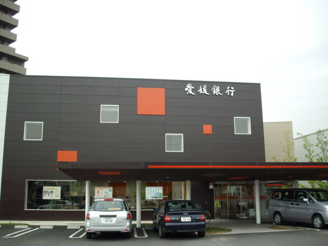 Bank. Ehime Niihama 671m to the branch (Bank)