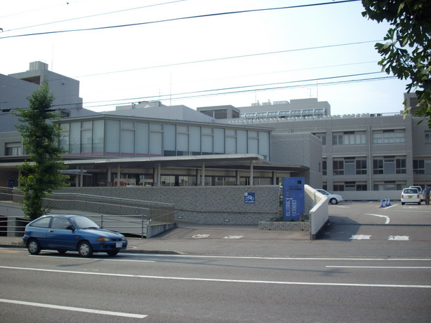 Hospital. (Goods) Sekizenkaifuzokujuzensogobyoin to (hospital) 836m