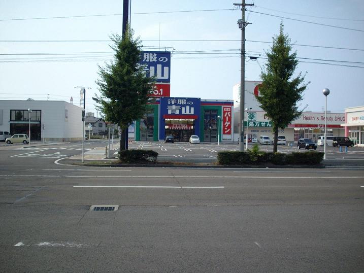 Shopping centre. Foreo Niihama until the (shopping center) 611m