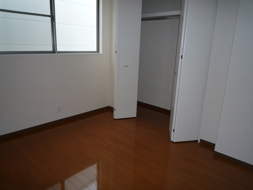 Receipt. It comes with a closet