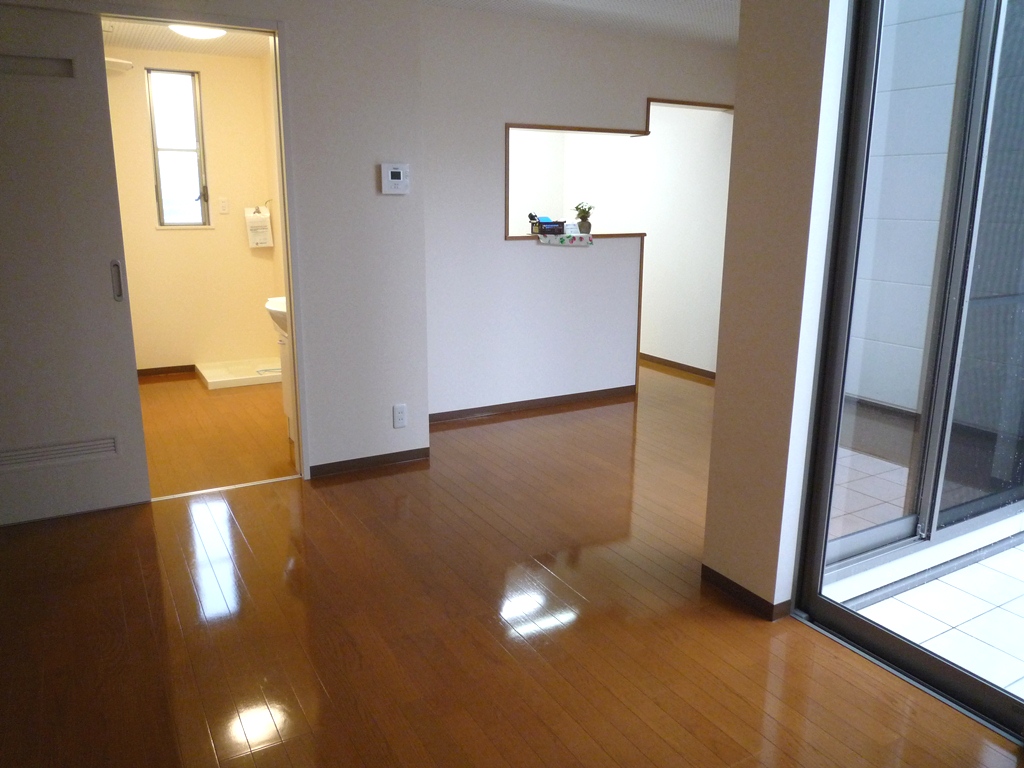 Living and room. It will be of 13 quires living