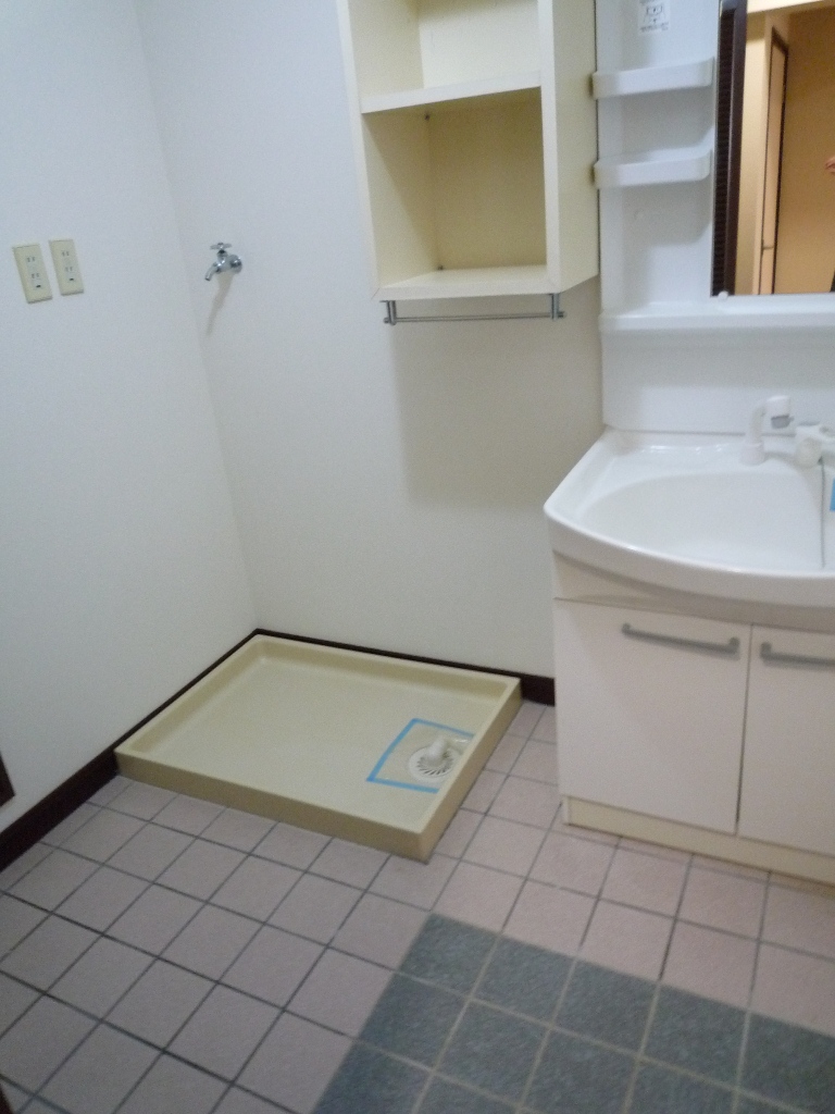 Washroom. Washroom is independent