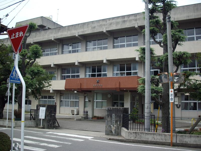 Junior high school. Niihama City Sumino until junior high school (junior high school) 774m