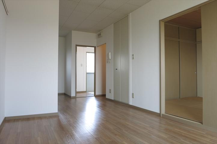 Living and room. Saijo Myojingi San Garden Uchida living