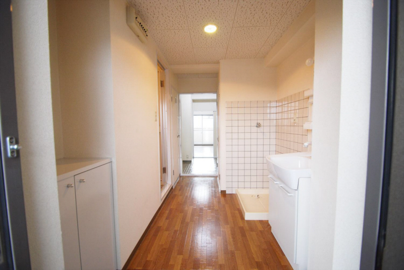 Living and room. 520, Room diversion