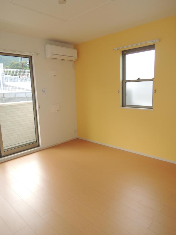 Other room space. * Western-style *