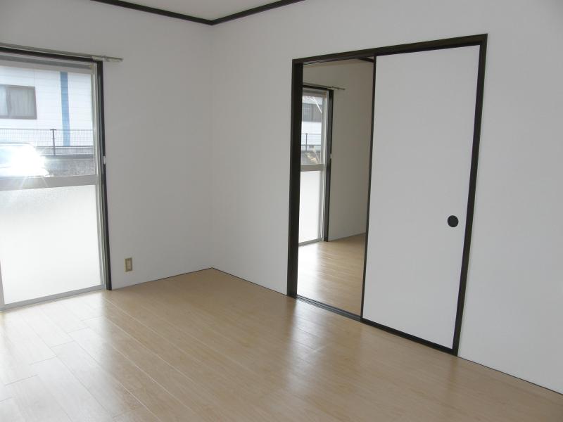 Living and room.  ☆ Interior clean ☆