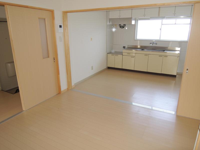 Living and room.  ☆ Spacious living room ☆