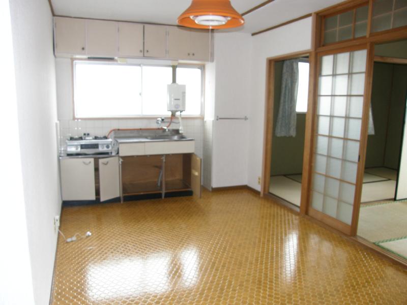 Living and room. ☆ dining kitchen ☆