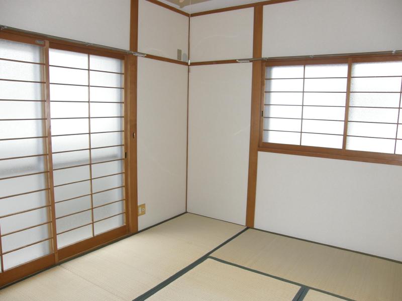 Other room space.  ☆ bathroom ☆