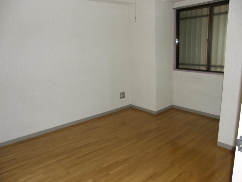 Other room space. * Western-style *