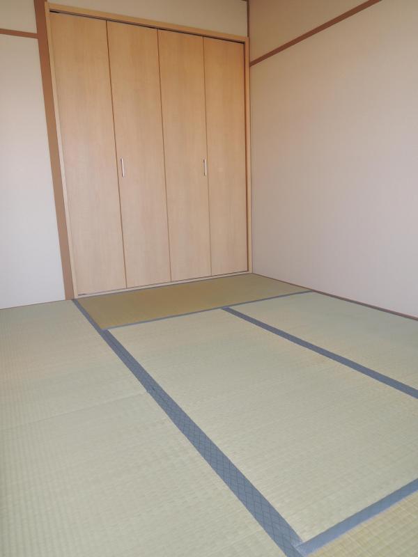Other room space. ☆ Large storage with a Japanese-style room ☆