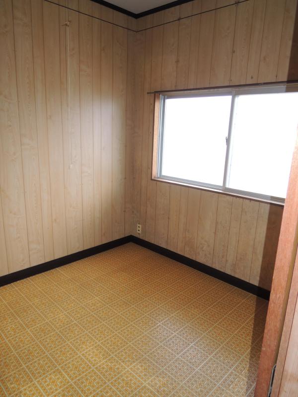 Other room space. * Western-style *