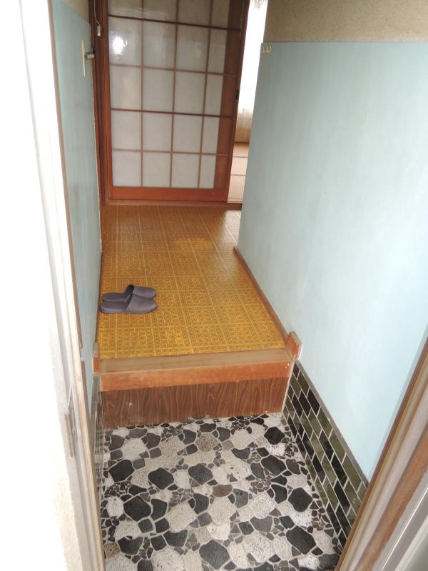 Entrance. * From entrance *