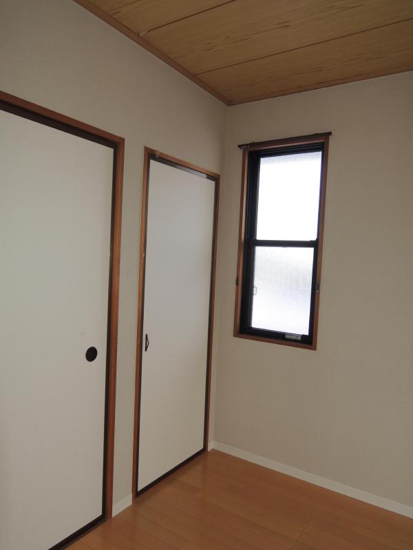 Other room space. * Western-style *