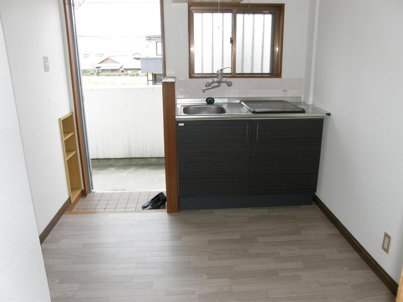 Kitchen. Entrance ・ kitchen