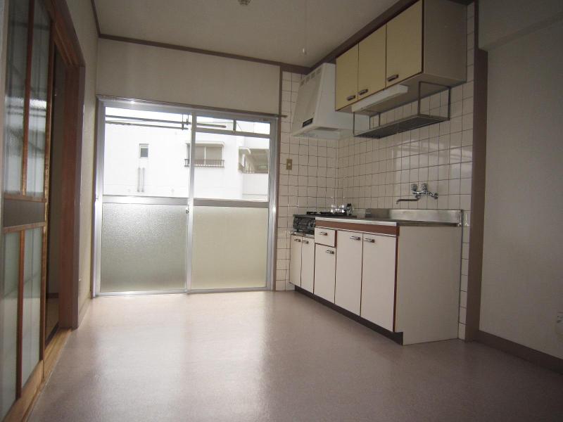 Living and room. DK6 Pledge