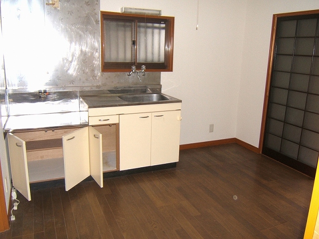 Kitchen. It puts dining table is also sufficient.