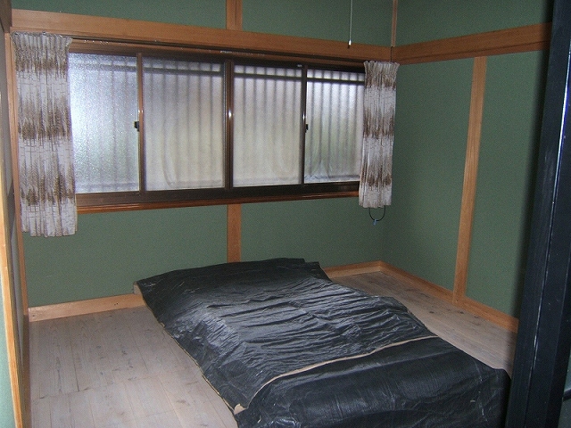 Living and room. 4.5 mat Japanese-style room, Light enters a lot from the south.