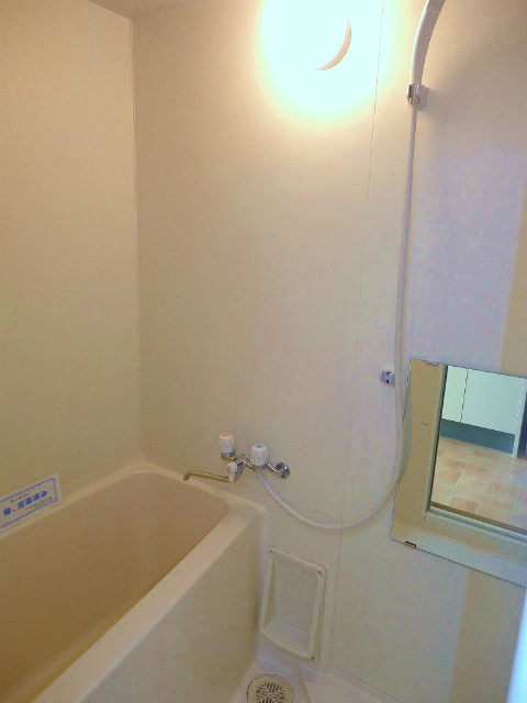 Bath. It is the bath in which the white tones ☆ Toilet and another ☆